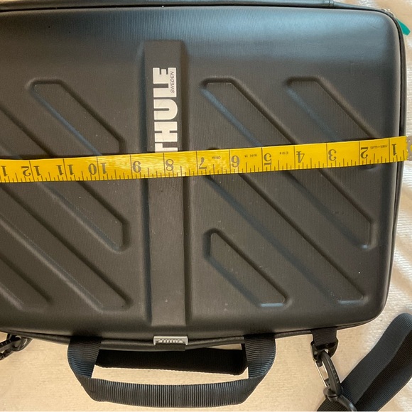Thule Black Laptop Bag for Men - Picture 6 of 7